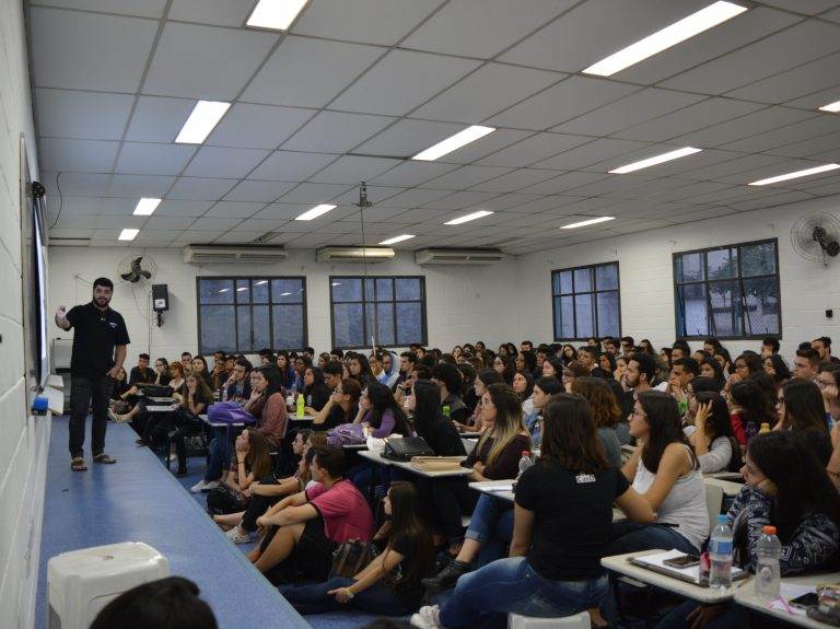 INVOZ ajuda em campanha para arrecadação de computadores para alunos de baixa renda do CASD